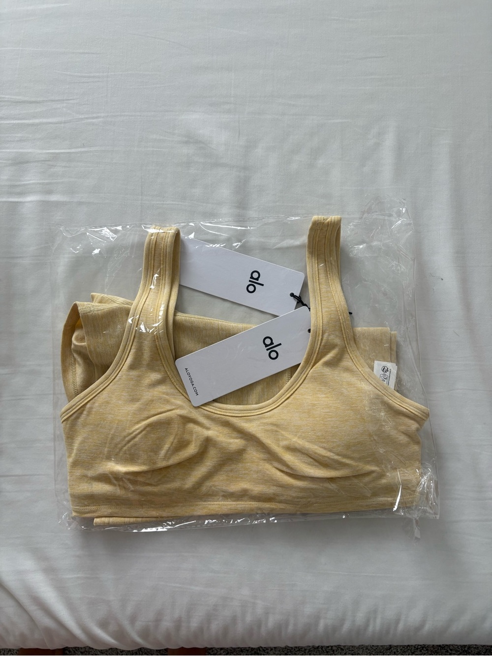 ALO Yoga Soft Heather butter cream both size s bra and short BNWT - Picture 3 of 4